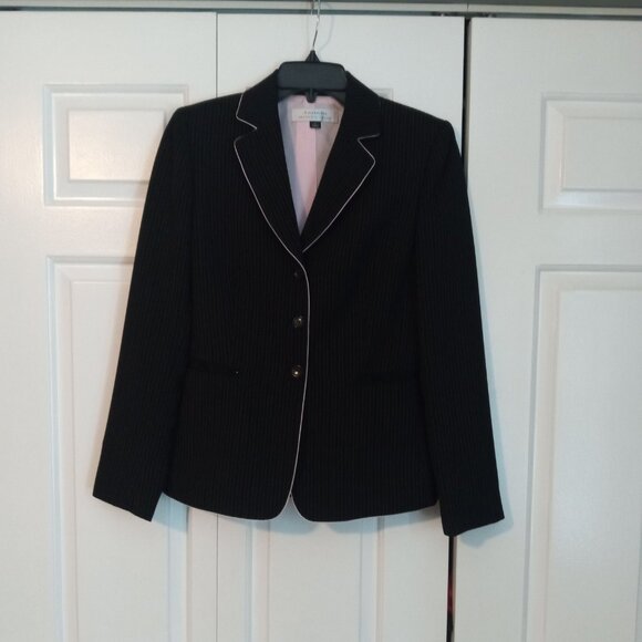 Tahari Jackets & Blazers - Tahari Arthur S. Levine Suit Jacket  🧥
